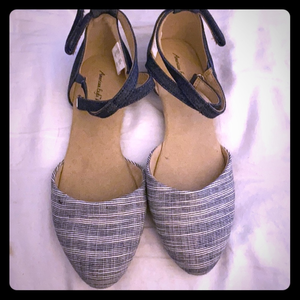 EUC American Eagle denim-colored Flats